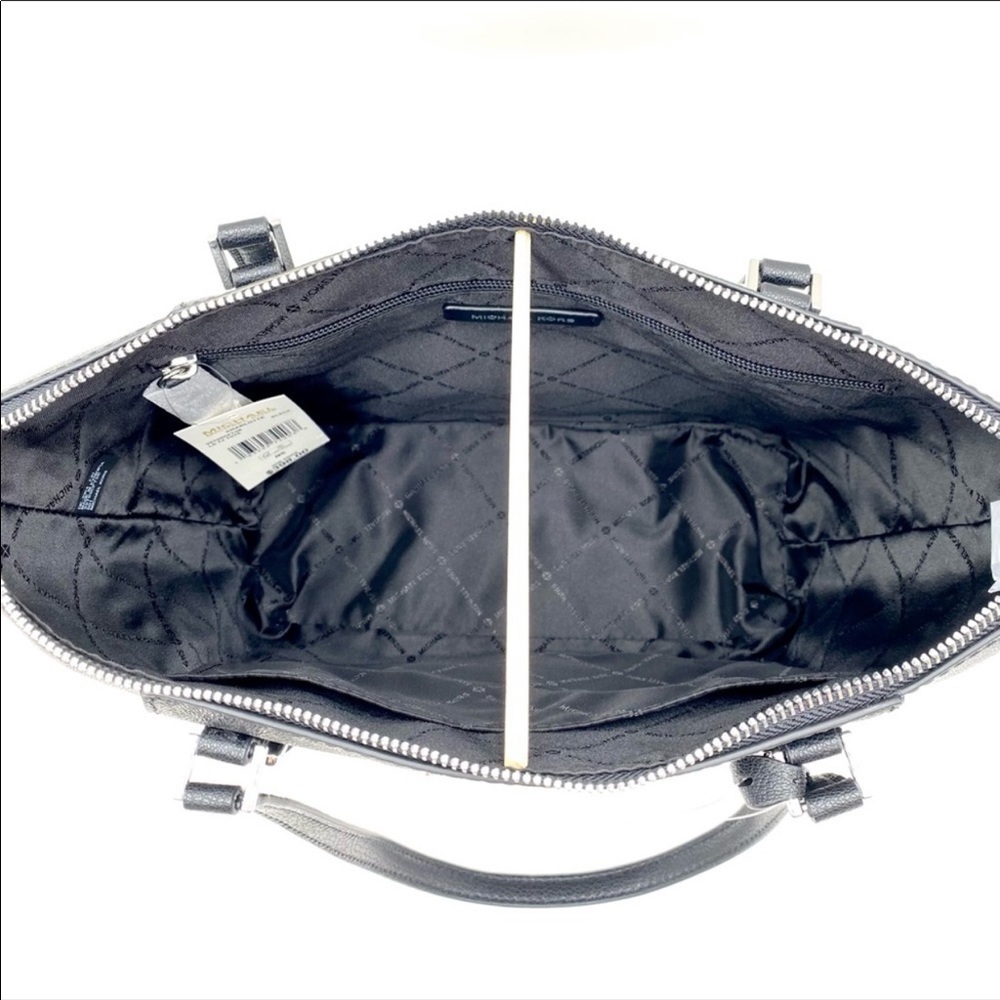 Michael Kors Charlotte LG TZ Tote Black - Picture 4 of 11